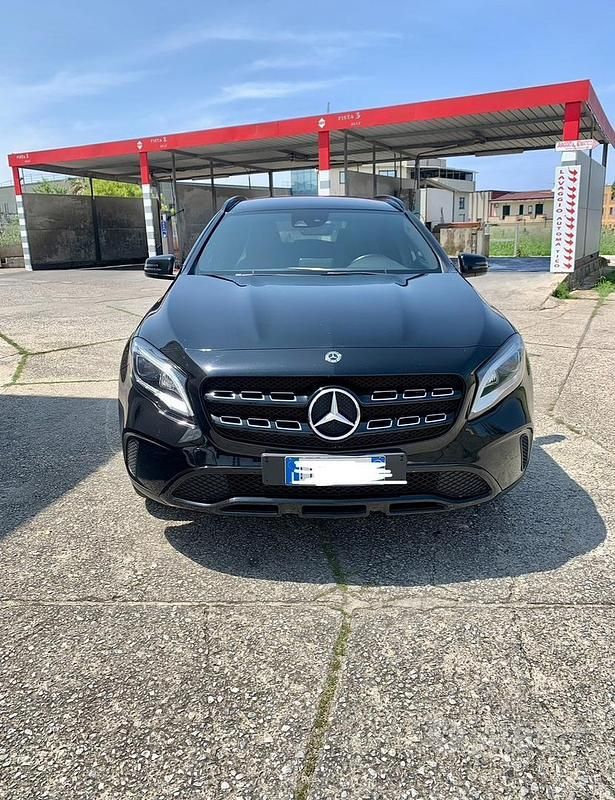 Usata Mercedes GLA200 136 CV (100 kW) 2018 Nero SUV