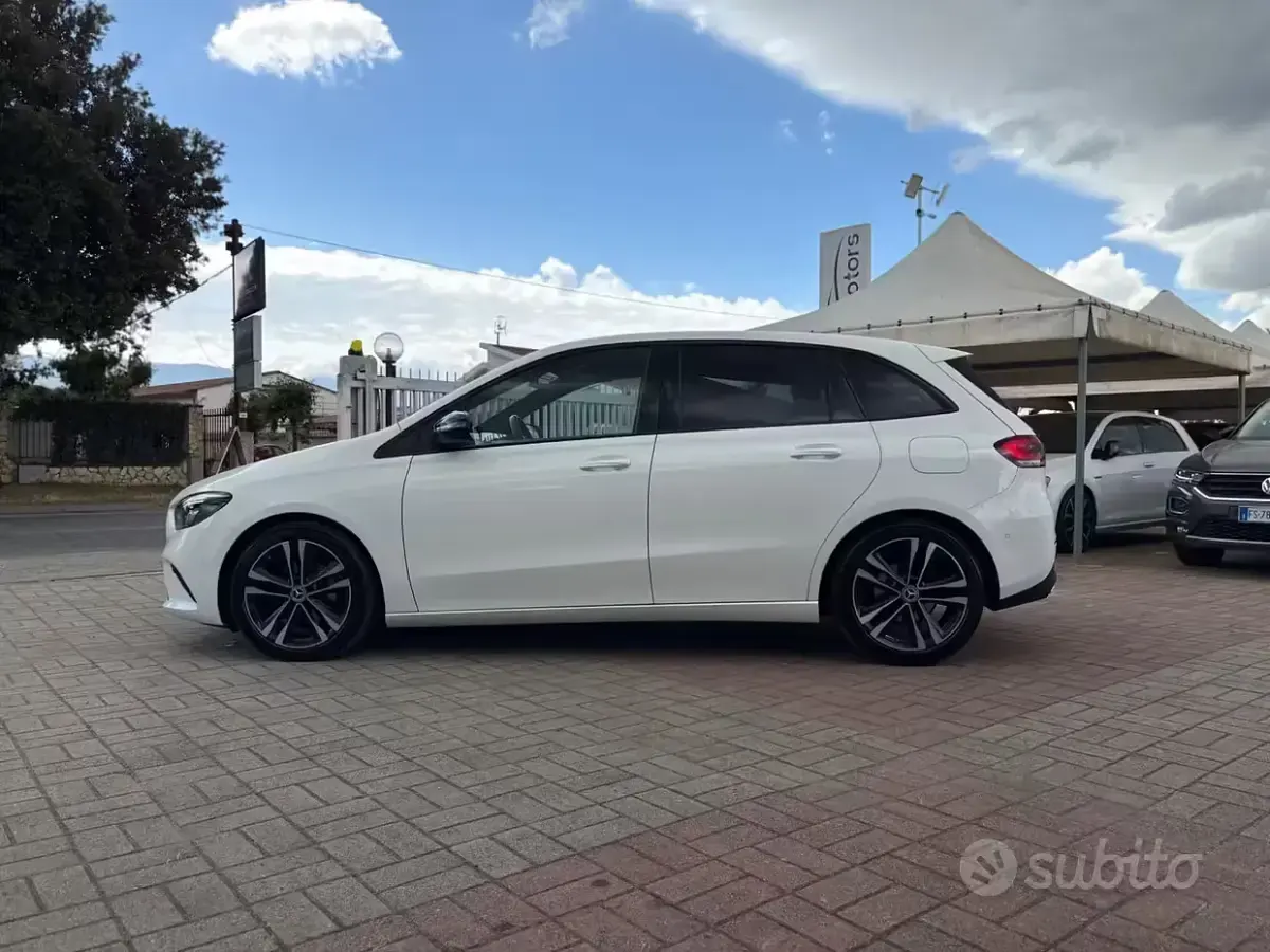 Usata Mercedes B180 Premium 116 CV (85 kW) 2019 Bianco Utilitaria