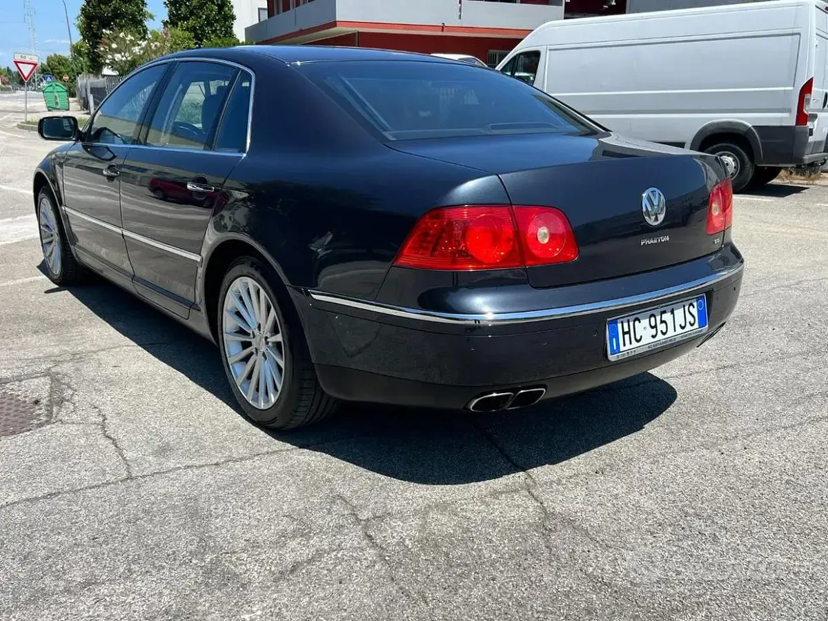 Usata VW Phaeton 420 CV (308 kW) 2003 Bluazzurro Berlina
