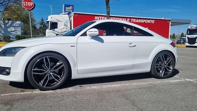 Second-hand Audi TT Advanced Plus 160 CP (117 kW) 2009 Alb Coupe