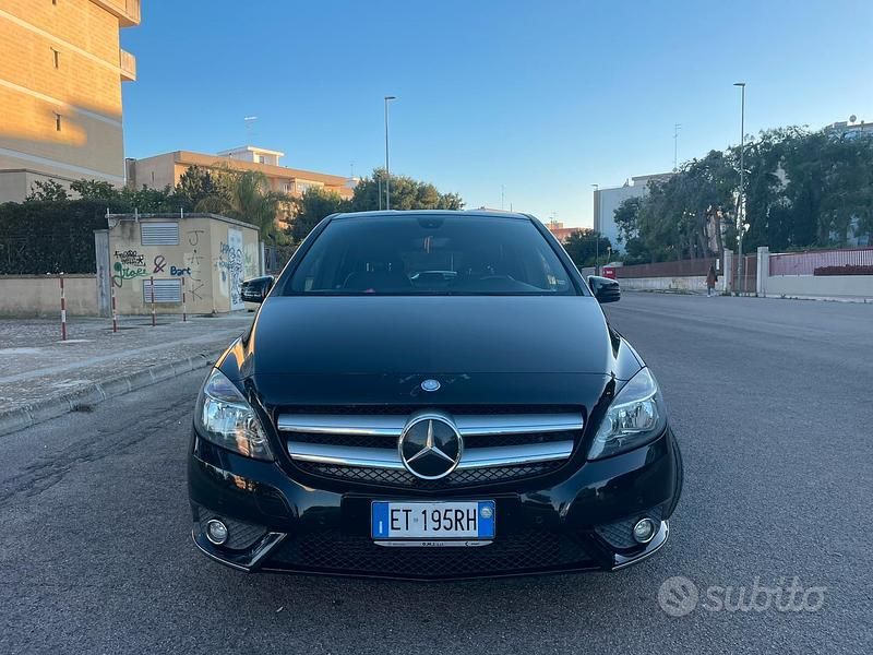 Usata Mercedes B180 109 CV (80 kW) 2013 Nero Monovolume