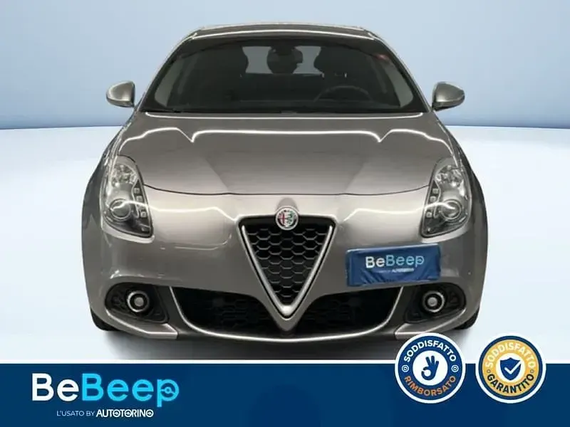 Usata Alfa Romeo Giulietta Super 120 CV (88 kW) 2019 Grigio metallizzato Utilitaria