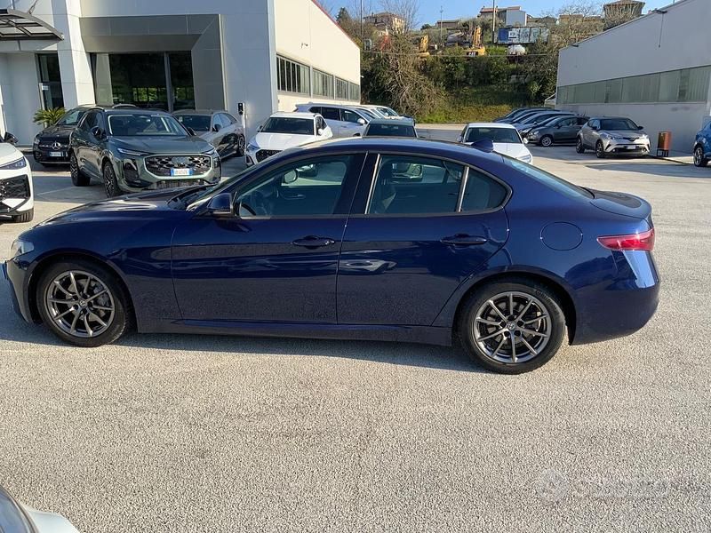 Usata Alfa Romeo Giulia Business 150 CV (110 kW) 2016 Blu Berlina