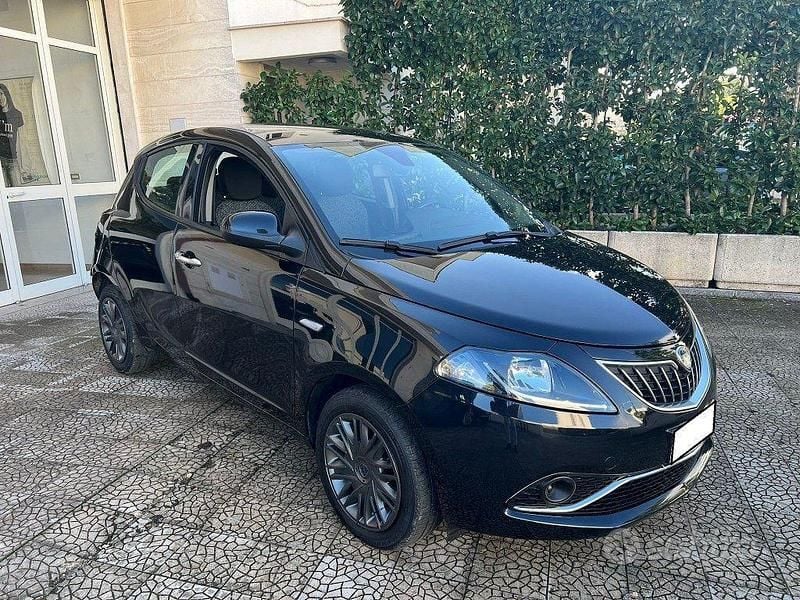 Usata Lancia Ypsilon S 69 CV (50 kW) 2022 Nero Utilitaria