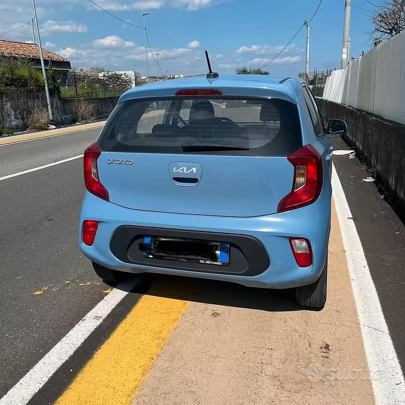 Usata Kia Picanto 2022 Blu Utilitaria