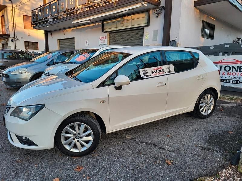 Usata Seat Ibiza Business 74 CV (54 kW) 2015 Bianco Berlina