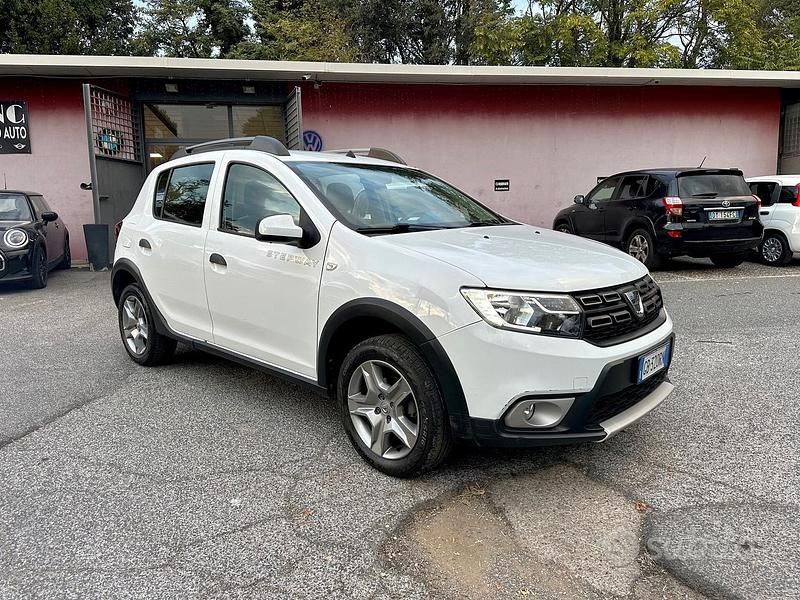 Bianco Usata 2020 Dacia Sandero Stepway Due volumi | 8900 € (Buon prezzo) - Immagine 1/4