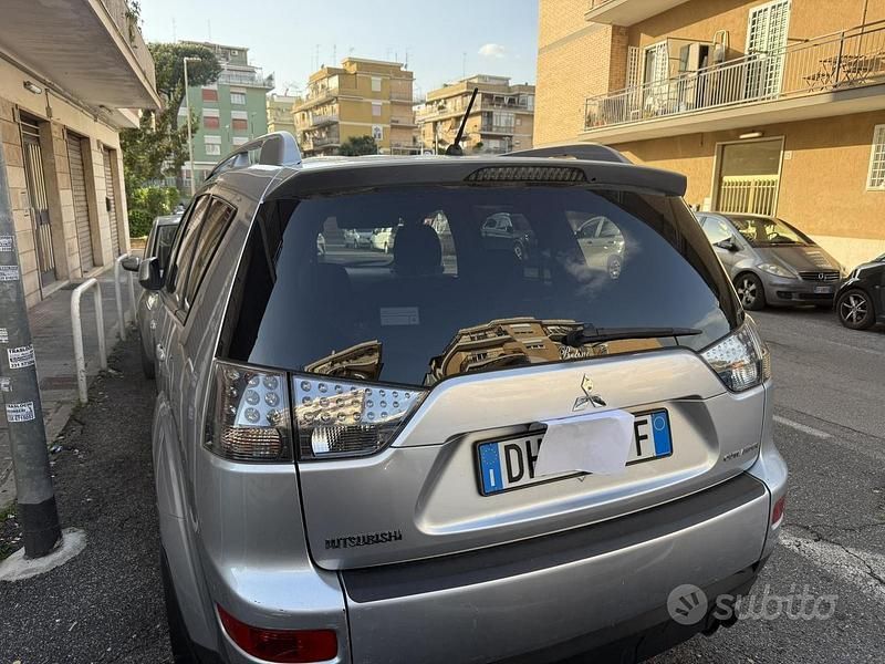 Usata Mitsubishi Outlander Intense 177 CV (130 kW) 2007 Grigio SUV