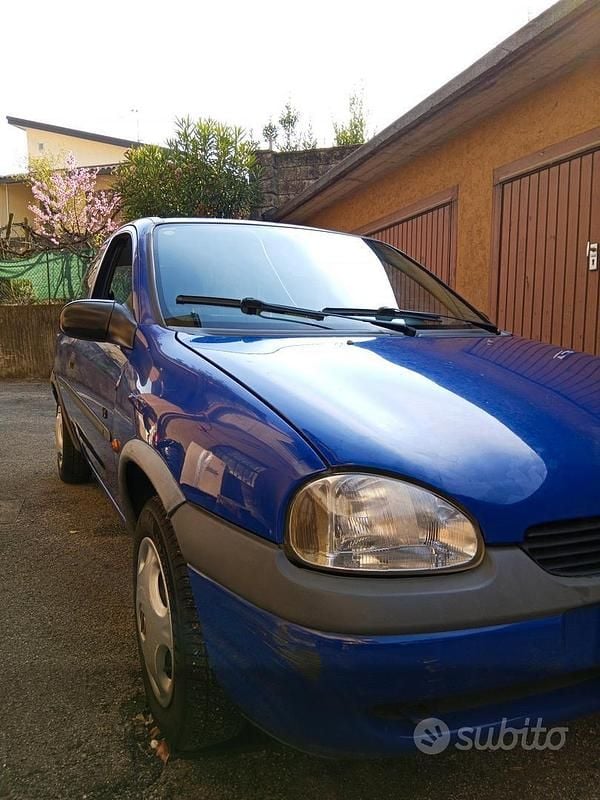 Usata Opel Corsa 54 CV (39 kW) 1999 Berlina