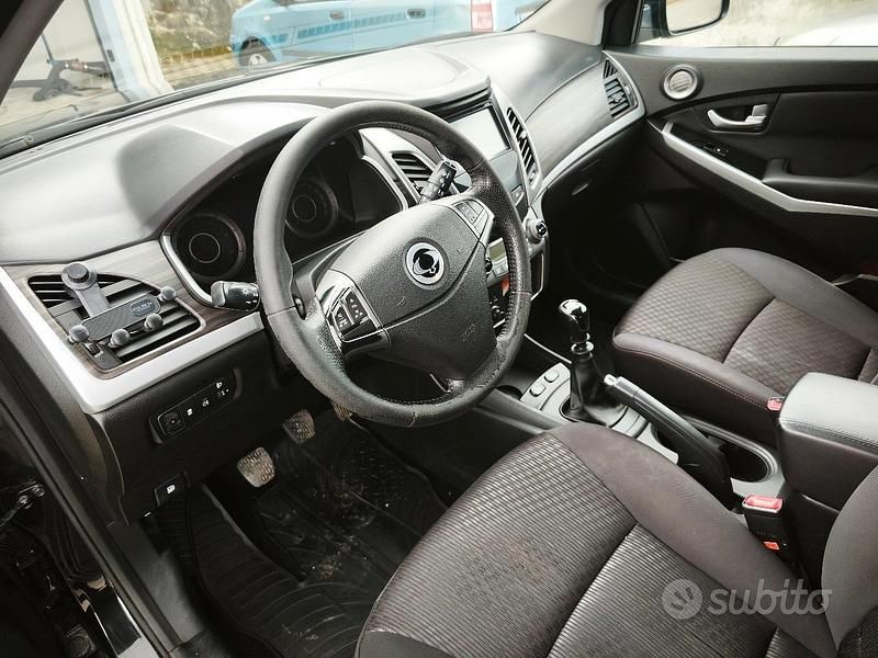 Usata SsangYong Korando Limited 178 CV (130 kW) 2017 Nero SUV