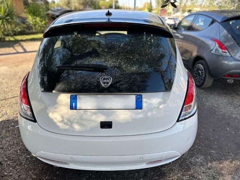 Usata Lancia Ypsilon S 70 CV (51 kW) 2024 Bianco Utilitaria