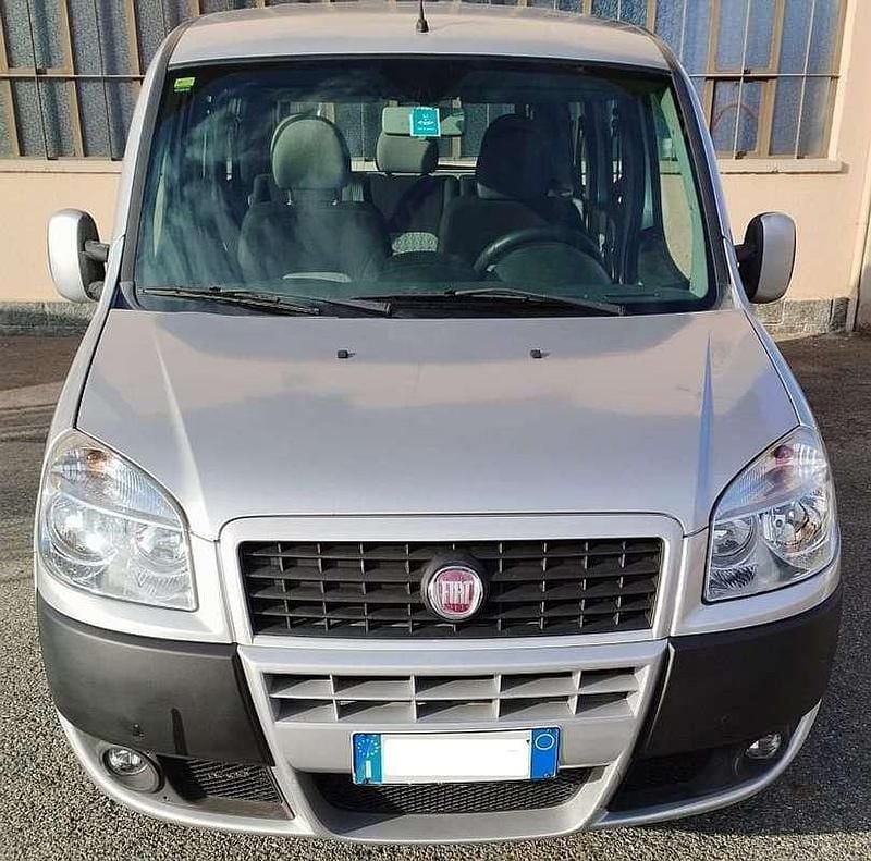 Usata Fiat Doblò Dynamic 84 CV (61 kW) 2009 Grigio Monovolume
