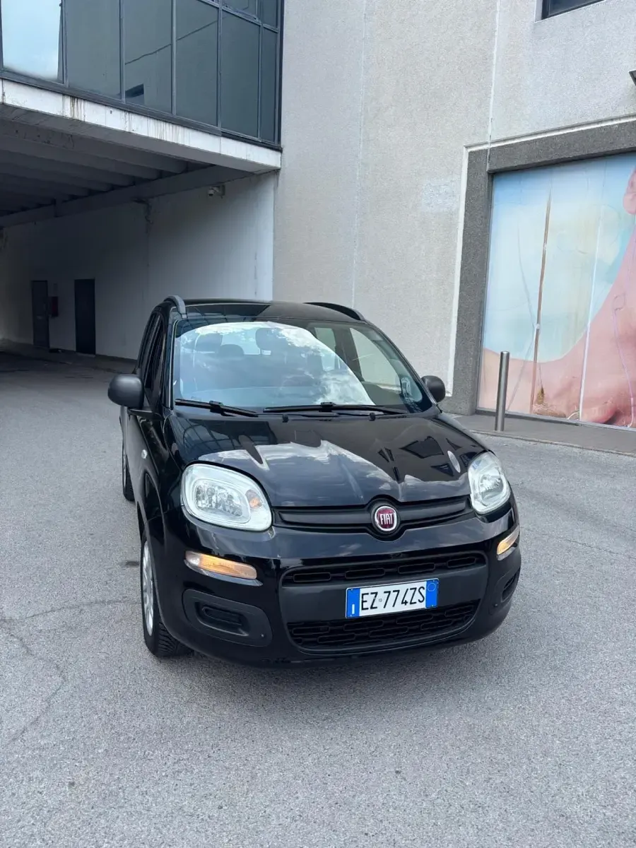 Usata Fiat Panda Lounge 75 CV (55 kW) 2015 Nero Utilitaria