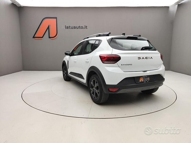 Usata Dacia Sandero Extreme 101 CV (74 kW) 2024 Bianco SUV
