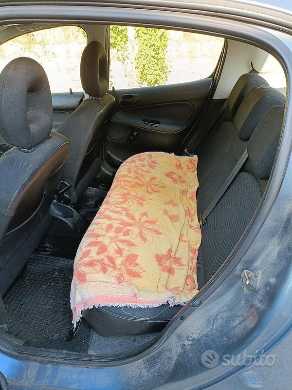 Begagnad Peugeot 206 88 HK (64 kW) 2006 Sedan