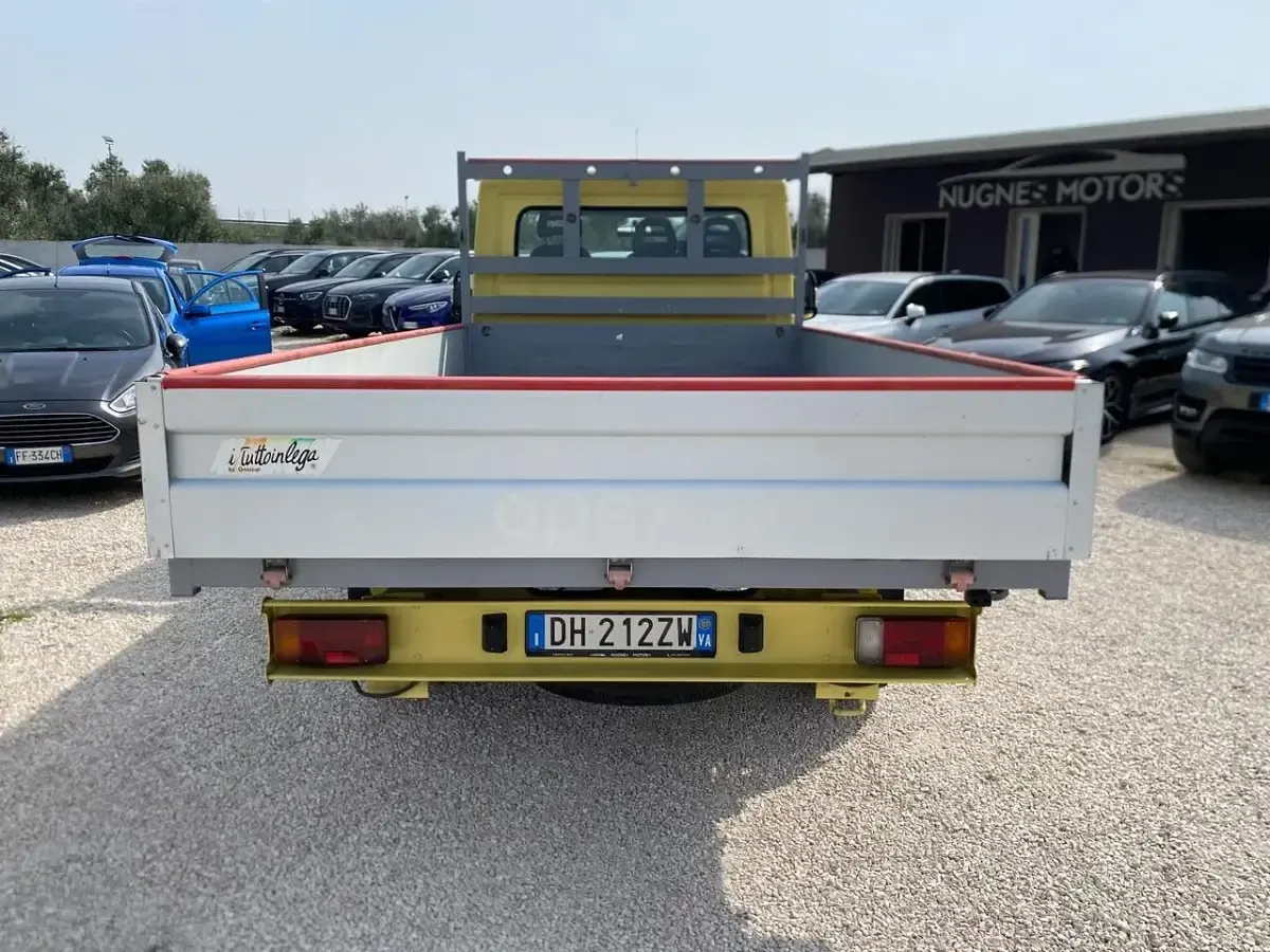 Usata Fiat Ducato 33 119 CV (87 kW) 2007 Giallo Furgone