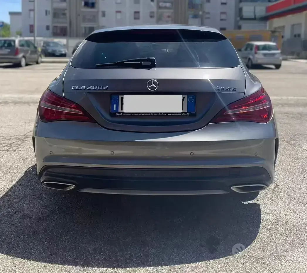 Usata Mercedes CLA200 AMG line 2019 Grigio Coupé
