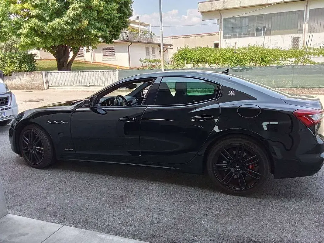 Usata Maserati Ghibli 275 CV (202 kW) 2019 Nero Berlina