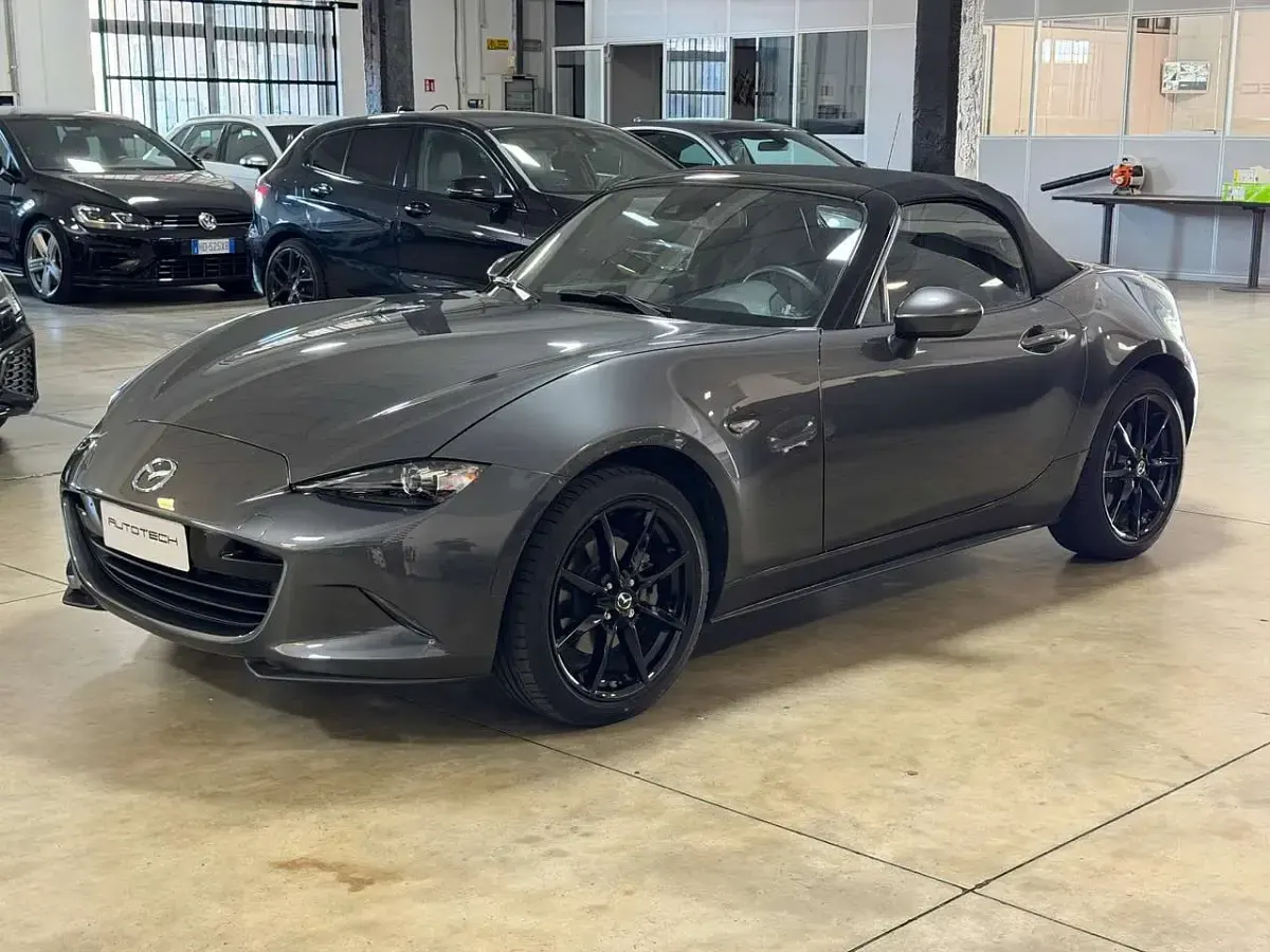 Usata Mazda MX5 Inclusive 184 CV (135 kW) 2019 Grigio Cabrio