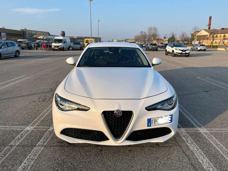 Usato 2018 Alfa Romeo Giulia 2.1 Diesel 179 CV (21.500 €)