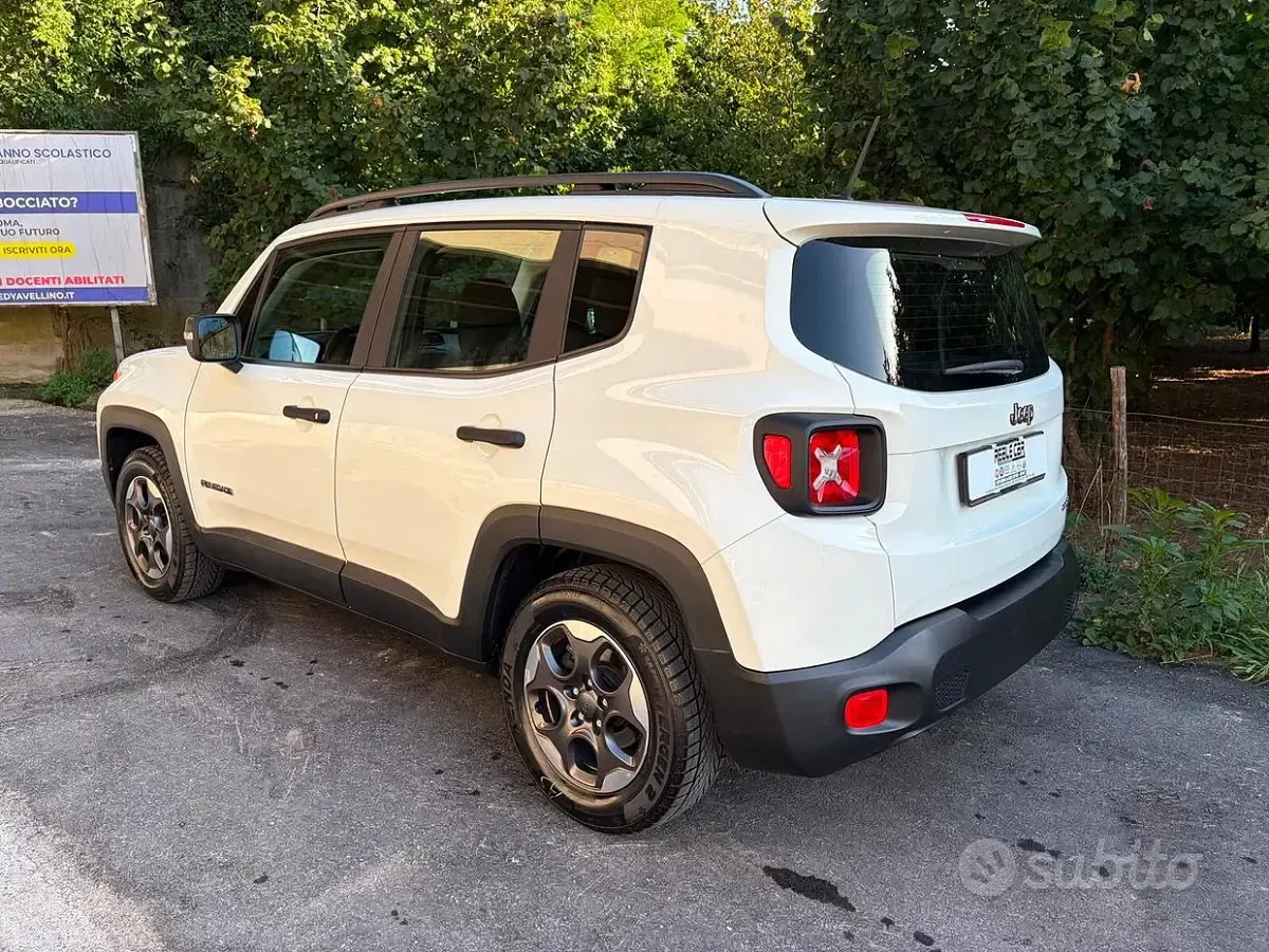 Usata Jeep Renegade Sport 120 CV (88 kW) 2017 Bianco SUV