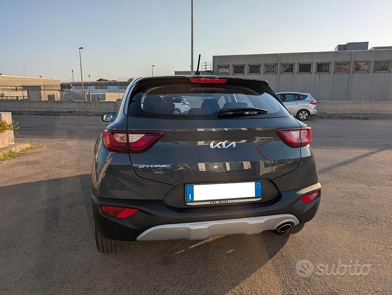 Usata Kia Stonic Urban 84 CV (61 kW) 2022 Grigio SUV