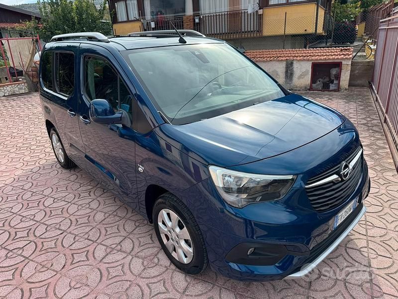 Usata Opel Combo 110 CV (80 kW) 2019 Blu Monovolume