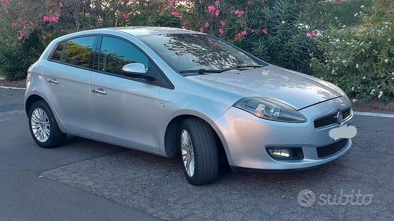 Usata Fiat Bravo 120 CV (88 kW) 2011 Grigio Utilitaria