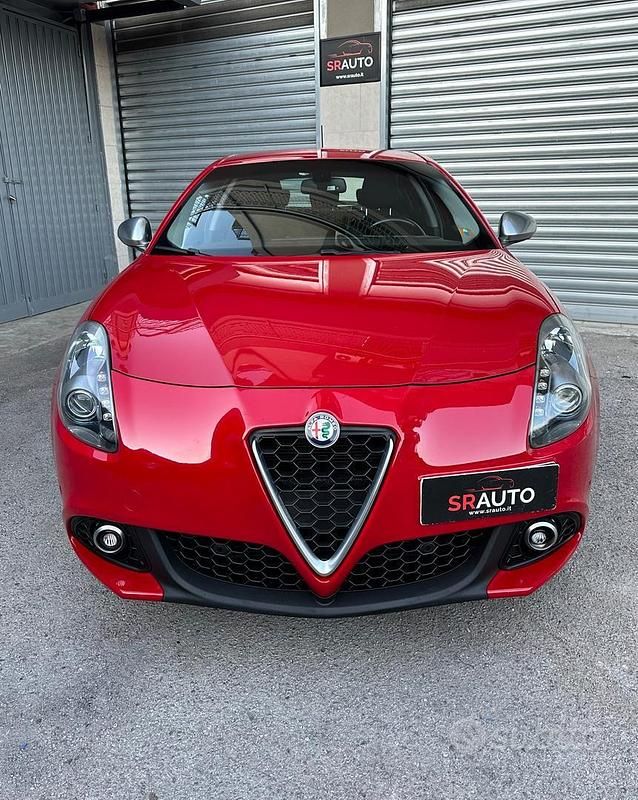 Usata Alfa Romeo Giulietta Super 150 CV (110 kW) 2017 Rosso Utilitaria