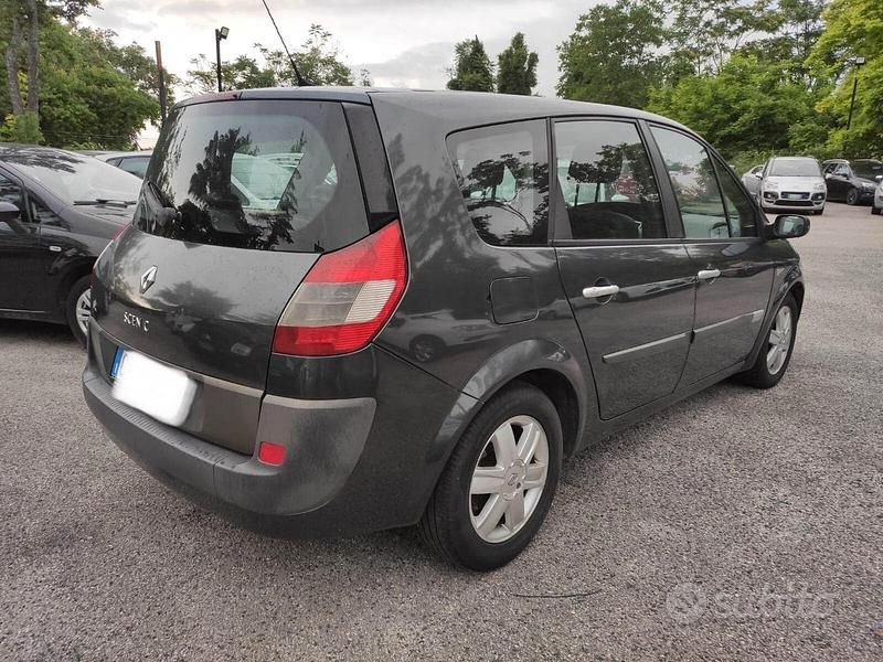 Usata Renault Scénic II 130 CV (95 kW) 2005 Nero Monovolume