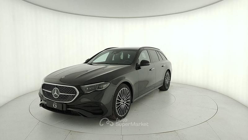 Grigio Nuova 2025 Mercedes E220 Station wagon | 68.990 € (Ottimo prezzo) - Immagine 1/4