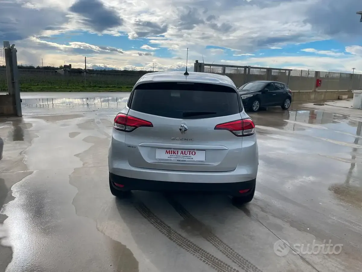 Usata Renault Scénic Business 95 CV (69 kW) 2018 Grigio Monovolume