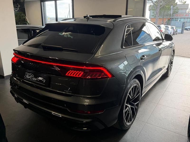 Usata Audi Q8 S-Line 285 CV (209 kW) 2021 Grigio SUV