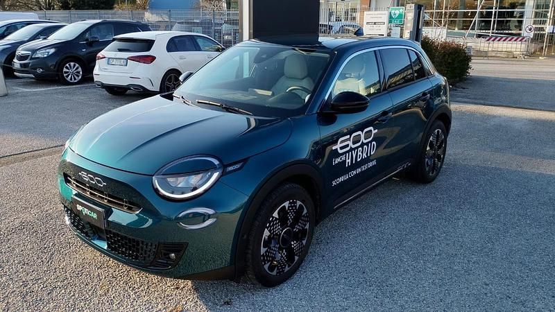 Usata Fiat 600 La Prima 101 CV (74 kW) 2024 Verde SUV