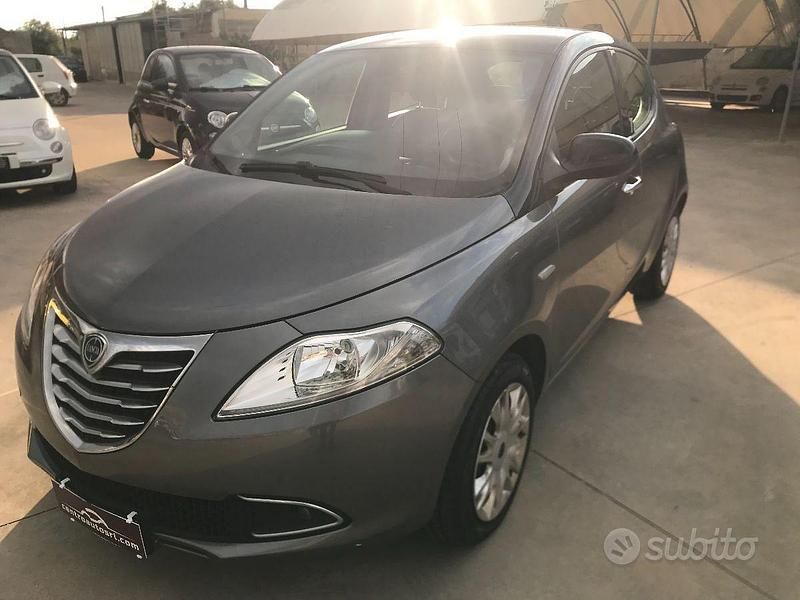 Grigio Usata 2014 Lancia Ypsilon Gold Due volumi | 7350 € (Buon prezzo) - Immagine 1/4