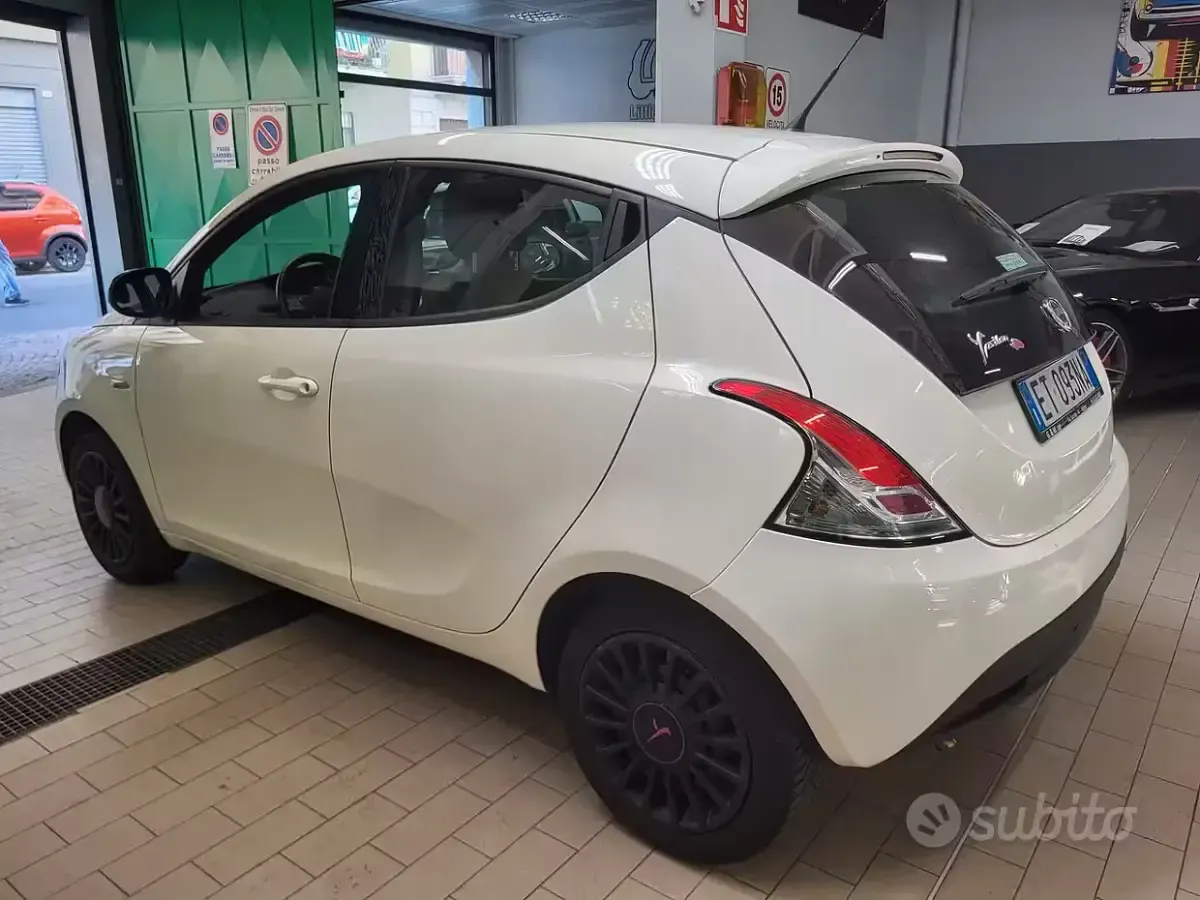 Usata Lancia Ypsilon S 69 CV (50 kW) 2014 Bianco Utilitaria