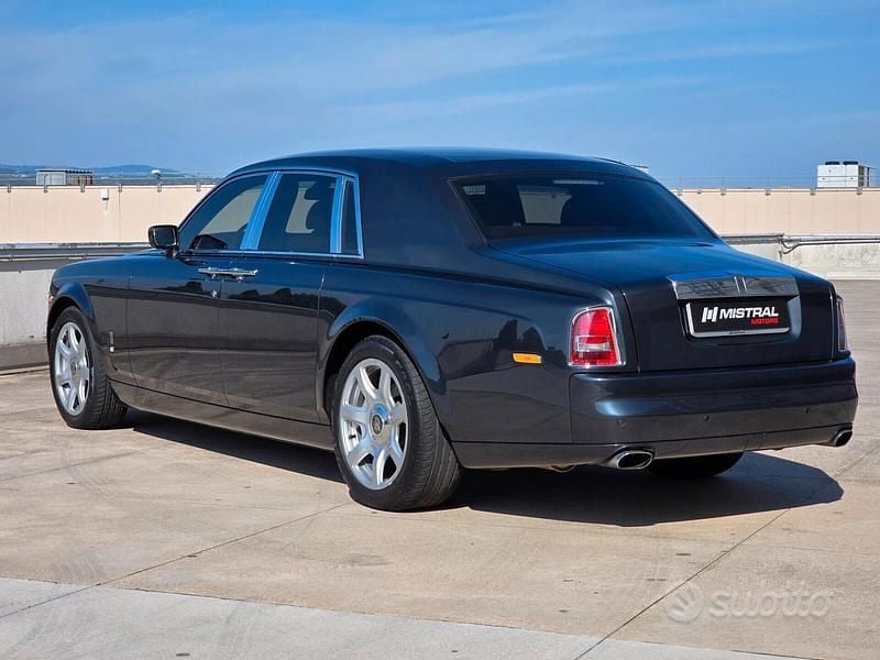 Usata Rolls Royce Phantom 460 CV (338 kW) 2009 Grigio Berlina