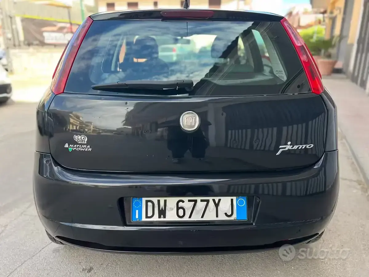 Usata Fiat Grande Punto 69 CV (50 kW) 2010 Nero Utilitaria