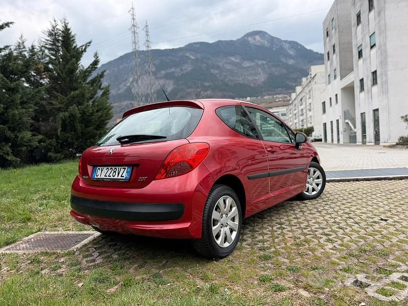 Usata Peugeot 207 88 CV (64 kW) 2006 Rosso Berlina