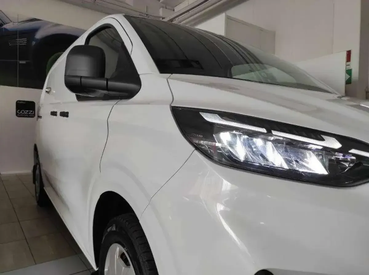 Usata Ford Transit Custom Trend 136 CV (100 kW) 2025 Bianco Furgone