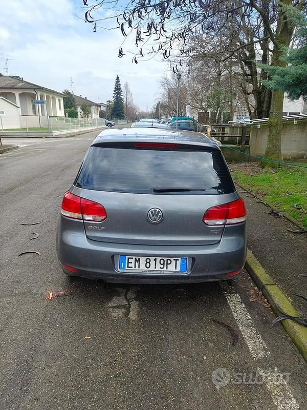 Usata VW Golf VI Comfortline 105 CV (77 kW) 2011 Grigio Utilitaria