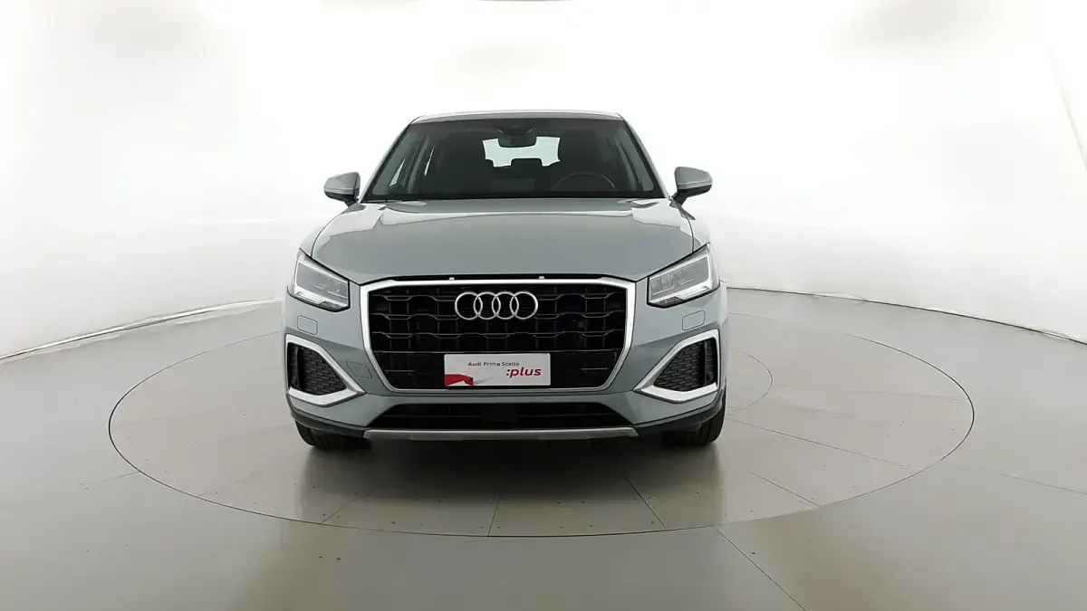 Usata Audi Q2 Advanced 150 CV (110 kW) 2023 Grigio freccia perlato SUV
