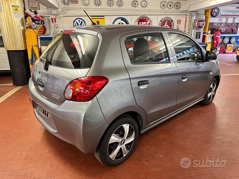 Usata Mitsubishi Space Star 71 CV (52 kW) 2016 Grigio Utilitaria