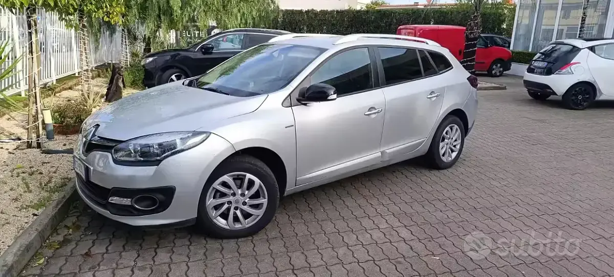 Usata Renault Mégane GrandTour 110 CV (80 kW) 2015 Grigio Station wagon