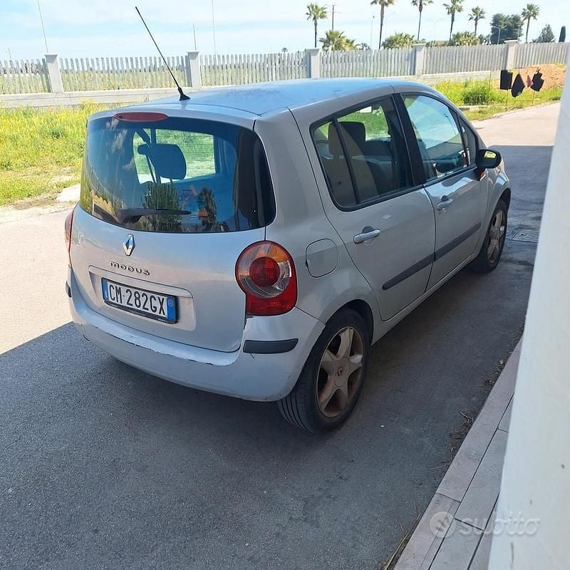 Usata Renault Modus 2004 Grigio Monovolume