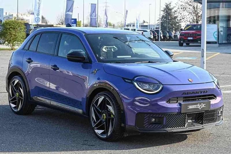 Nuova Abarth 600e Scorpionissima 206 kW (281 CV) 2025 Viola SUV
