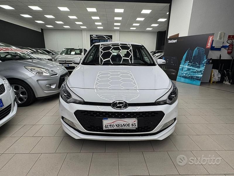 Usata Hyundai i20 Style 74 CV (54 kW) 2015 Bianco Berlina