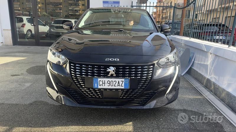 Usata Peugeot 208 Allure 100 CV (73 kW) 2022 Nero Utilitaria
