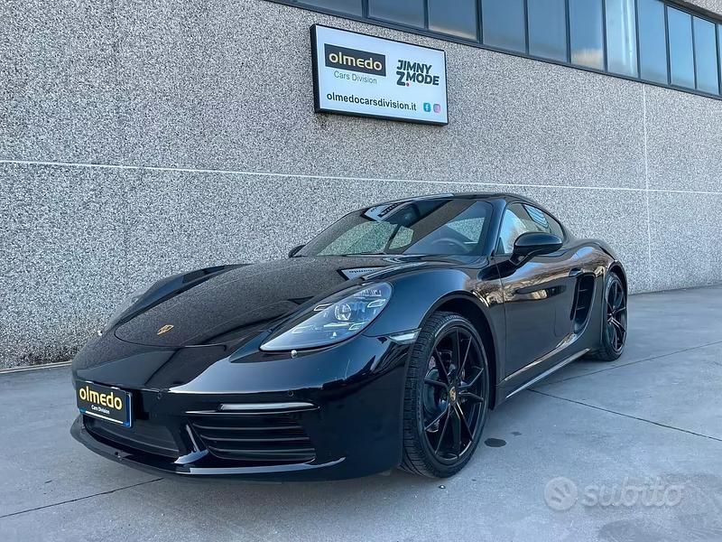 Usata Porsche 718 Cayman 300 CV (220 kW) 2021 Nero Coupé