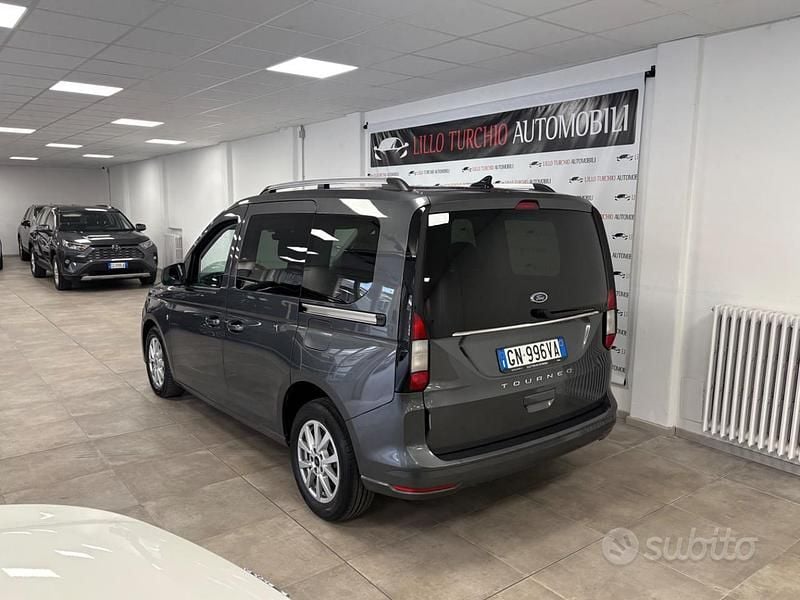 Usata Ford Tourneo Connect Titanium 122 CV (89 kW) 2023 Grigio scuro Monovolume